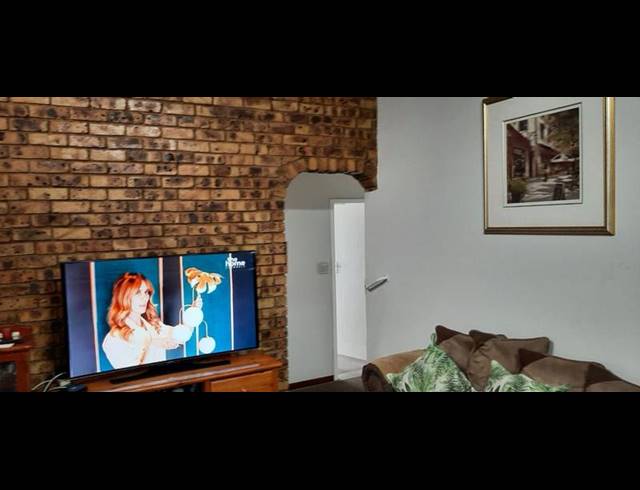 3 BEDROOM TOWNHOUSE FOR SALE IN GLEN MARAIS